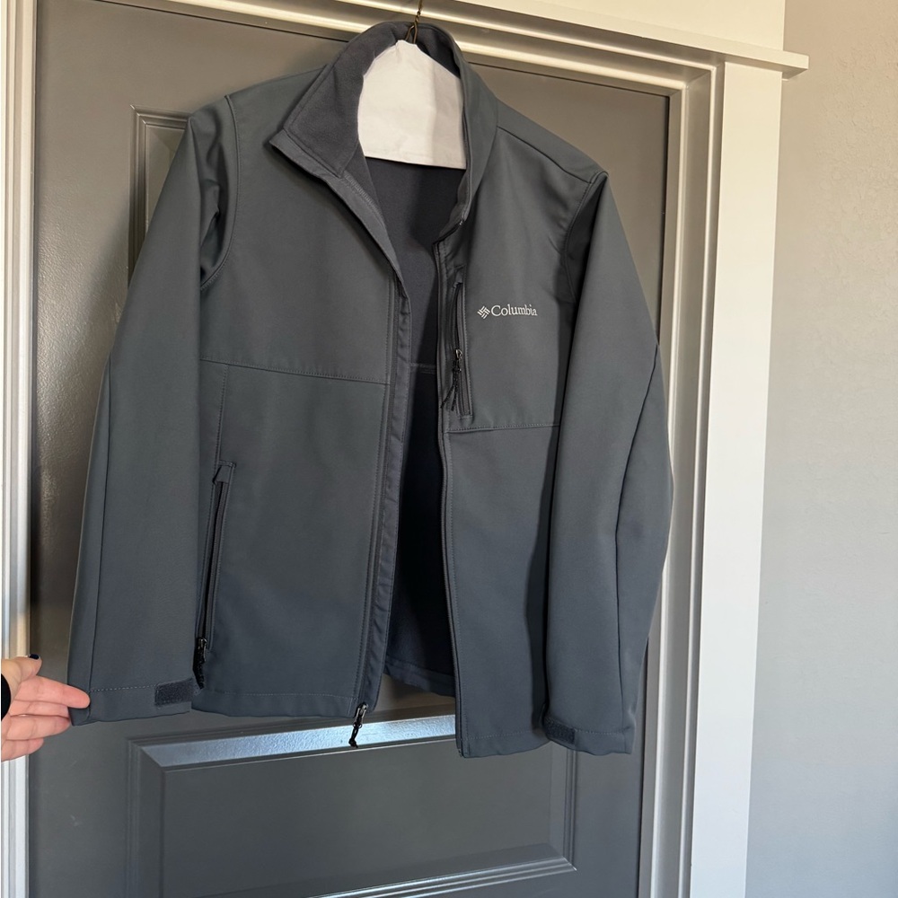Columbia Men's Gray Performance Jacket